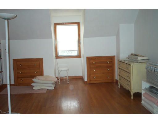 29 Alameda Road Worcester, MA 01604 - Photo 7 of 12 Gallery Image 7