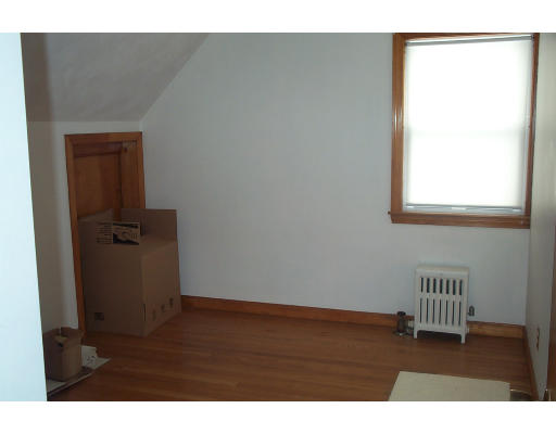 29 Alameda Road Worcester, MA 01604 - Photo 8 of 12 Gallery Image 8