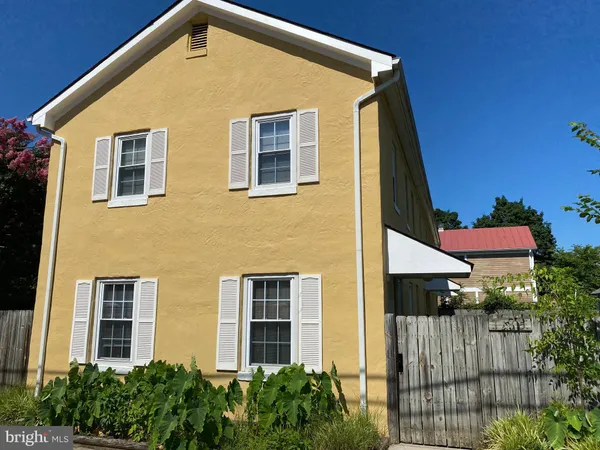 $1,595 | 1115 Winchester Street, Unit C, Fredericksburg, VA 22401