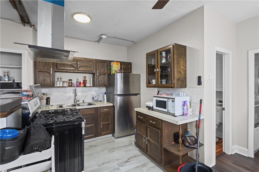 129 Academy Avenue Providence, RI 02908 - Photo 24 of 49
