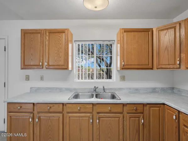 $259,900 | 110 Court Lane, Holbrook, AZ 86025