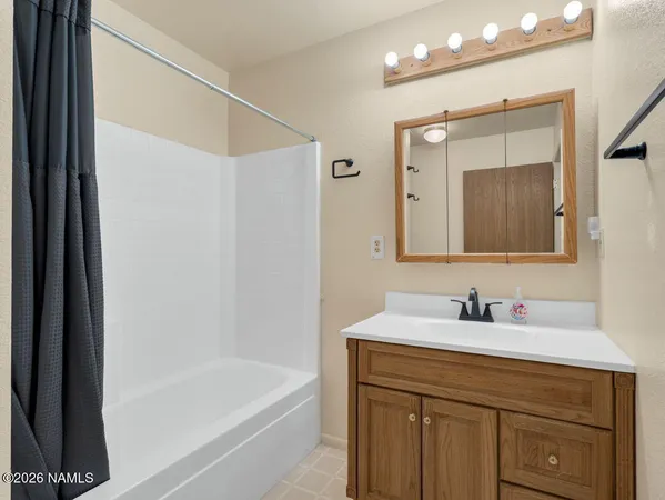 $259,900 | 110 Court Lane, Holbrook, AZ 86025