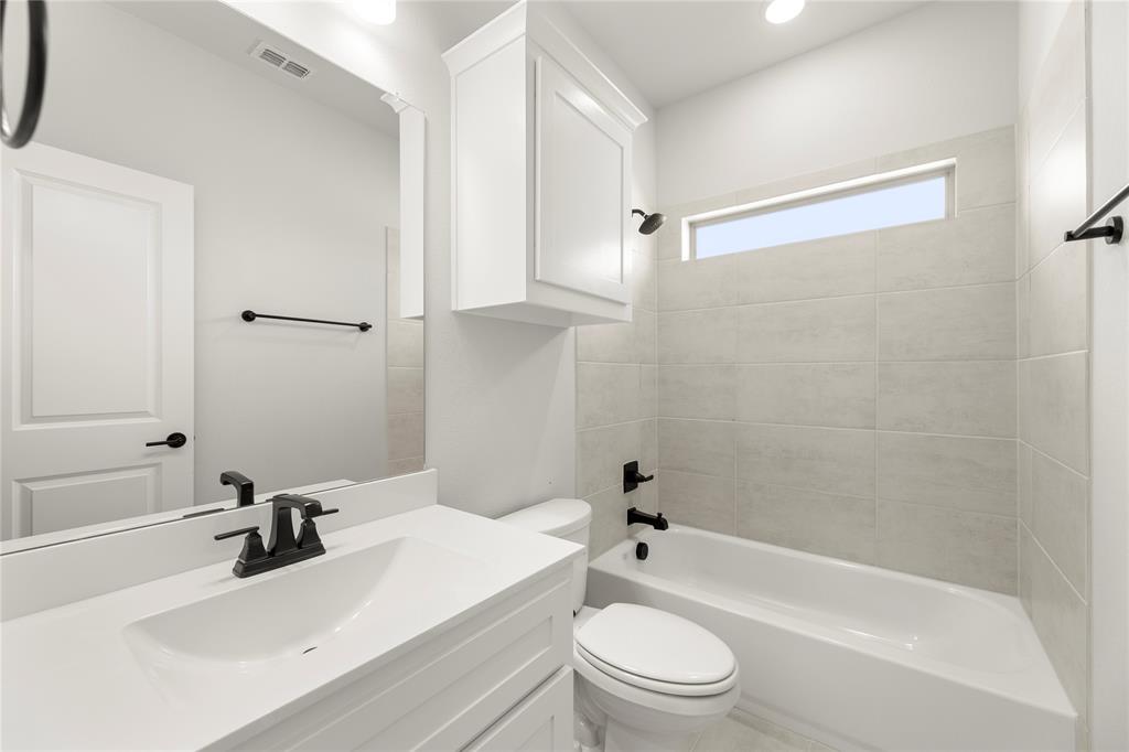 1847 Murrah Lane Forney, TX 75126 - Photo 17 of 29 05. 1847 Murrah - 2ND Bath