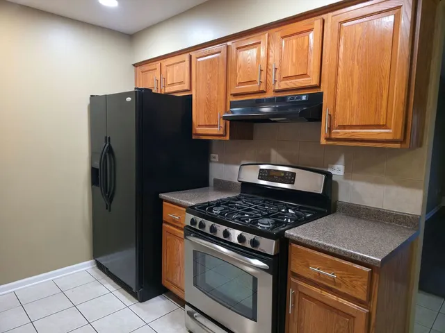 $1,750 | 1665 Coach Drive, Unit 204, Naperville, IL 60565