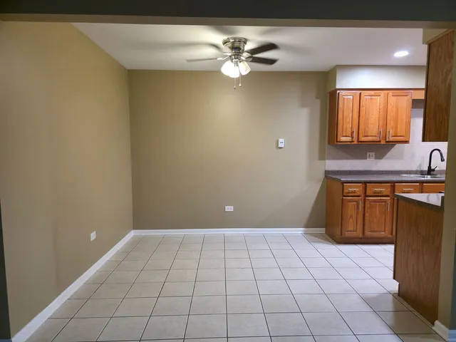 $1,750 | 1665 Coach Drive, Unit 204, Naperville, IL 60565