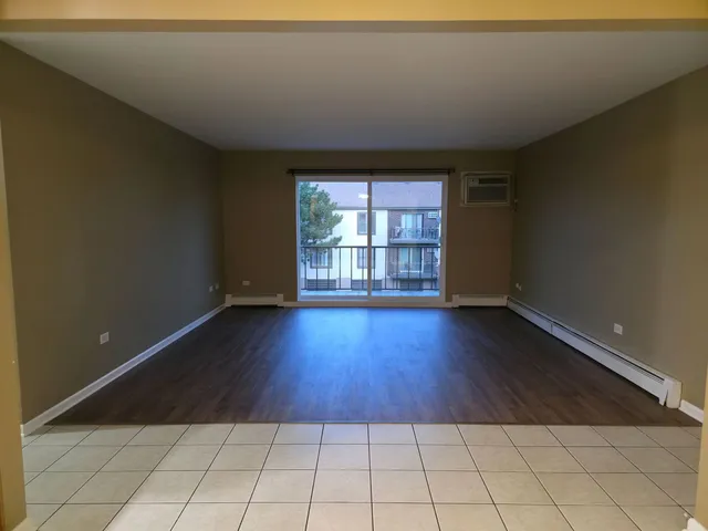 $1,750 | 1665 Coach Drive, Unit 204, Naperville, IL 60565