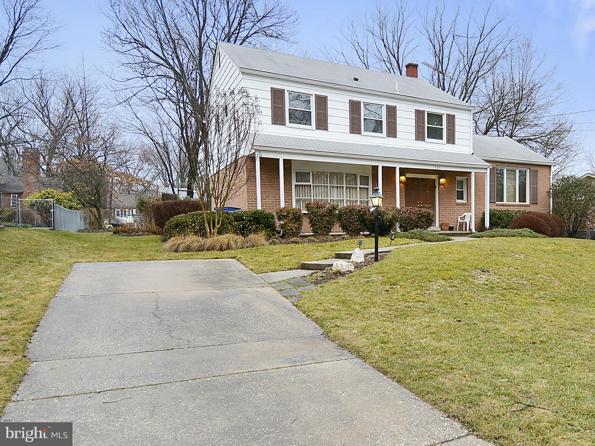 905 Holborn Street Silver Spring, MD 20902 - Photo 2 of 30 Front Driveway