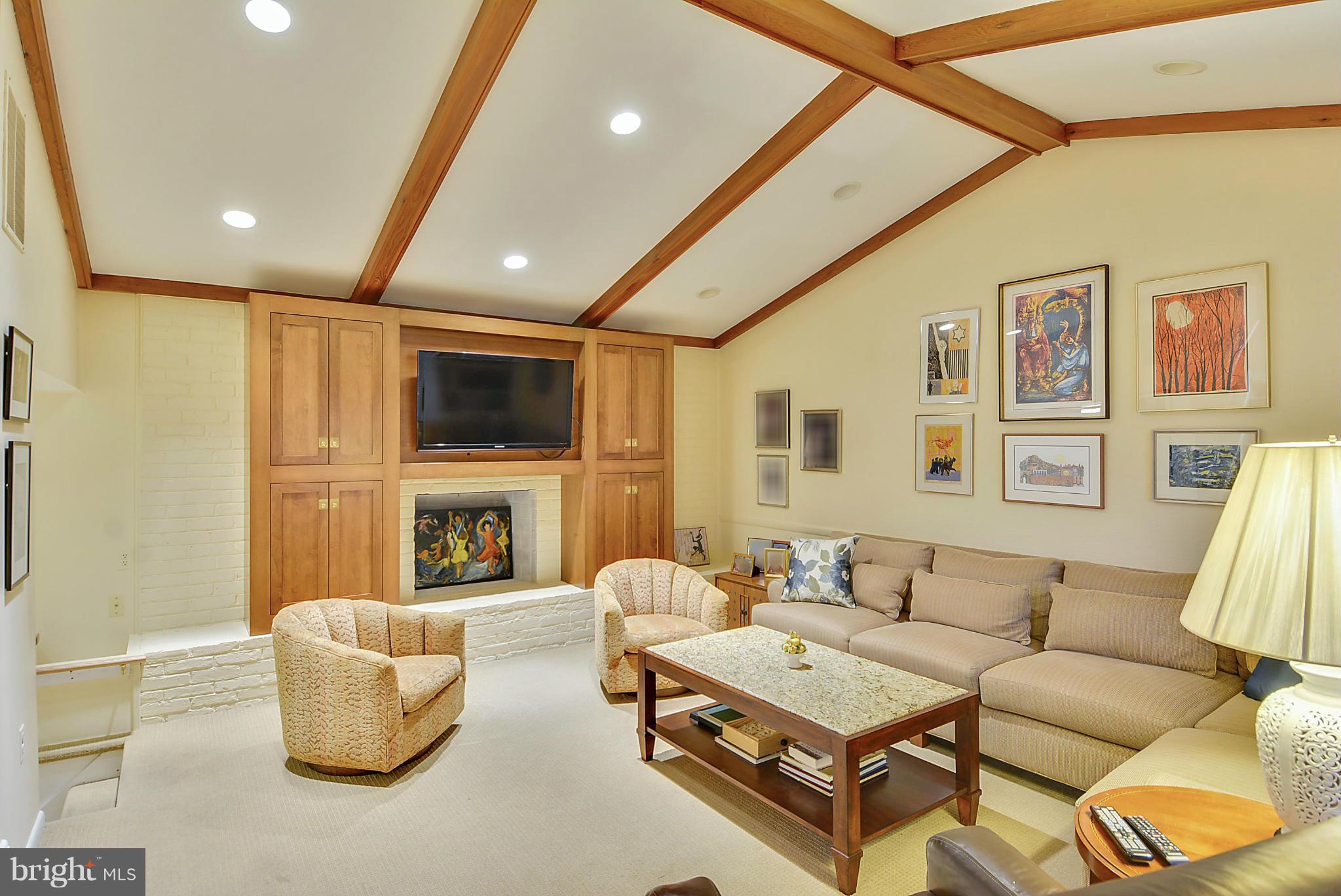 905 Holborn Street Silver Spring, MD 20902 - Photo 13 of 30 Family Room