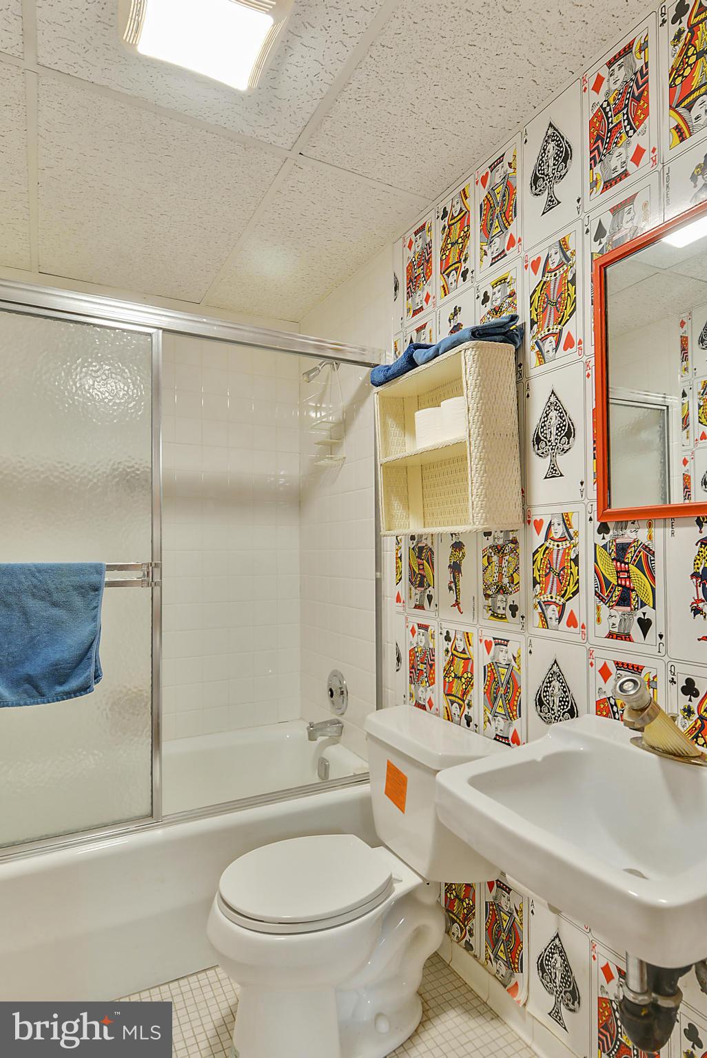 905 Holborn Street Silver Spring, MD 20902 - Photo 24 of 30 Hall Bath