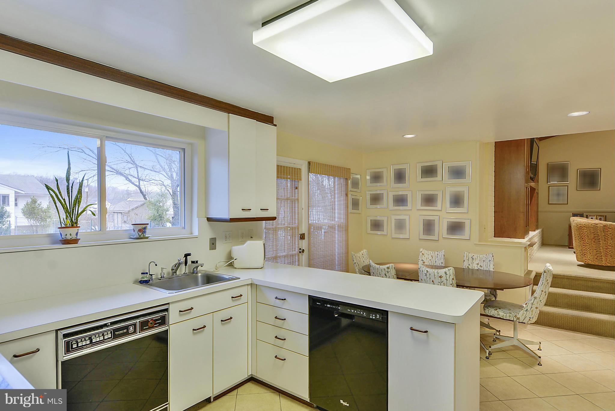 905 Holborn Street Silver Spring, MD 20902 - Photo 10 of 30 Kitchen