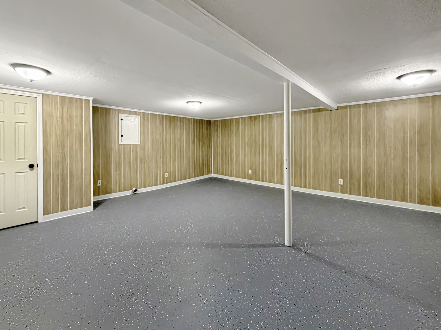 1534 West Fairview Road Freeport, IL 61032 - Photo 22 of 30 a view of an empty room