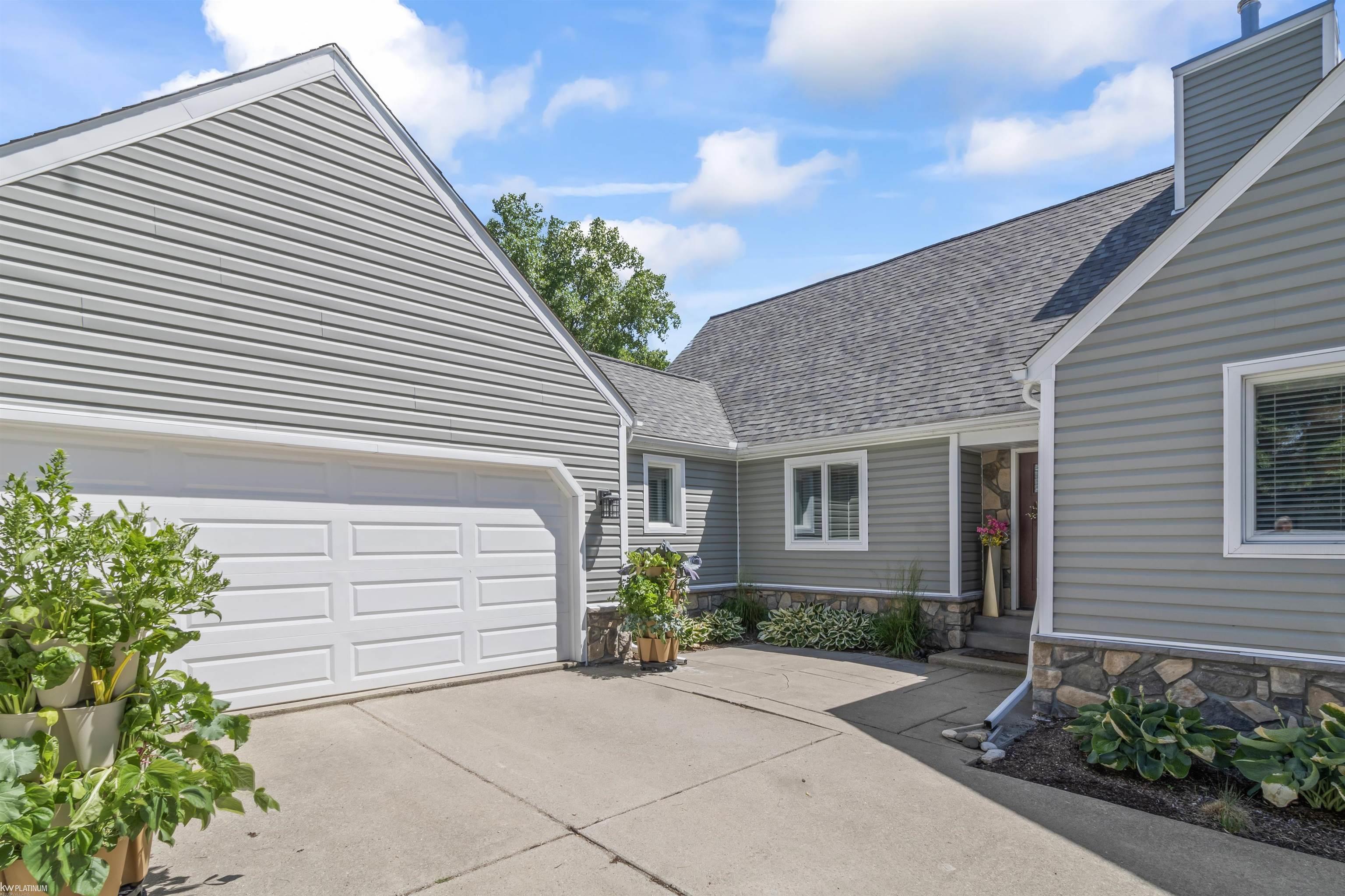 8329 Lakeshore Road Lexington, MI 48450 - Photo 14 of 35 50180775-8ee278e9-96a7-4e67-bb68-4b400d9fc155.JPG
