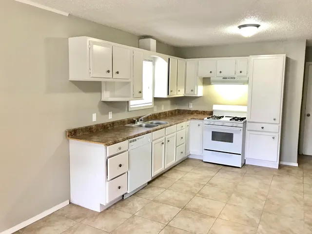 $1,475 | 8606 Geneva Avenue, Lubbock, TX 79423