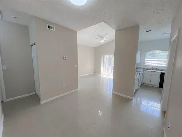 $2,050 | 1881 Northwest 96th Terrace, Unit 7C, Pembroke Pines, FL 33024