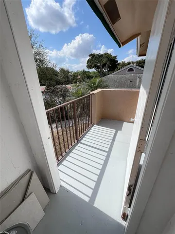 $2,050 | 1881 Northwest 96th Terrace, Unit 7C, Pembroke Pines, FL 33024