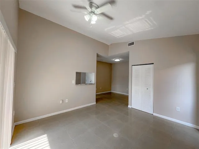 $2,050 | 1881 Northwest 96th Terrace, Unit 7C, Pembroke Pines, FL 33024