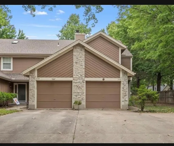 $205,000 | 1330 Northwest Jefferson Court, Blue Springs, MO 64015