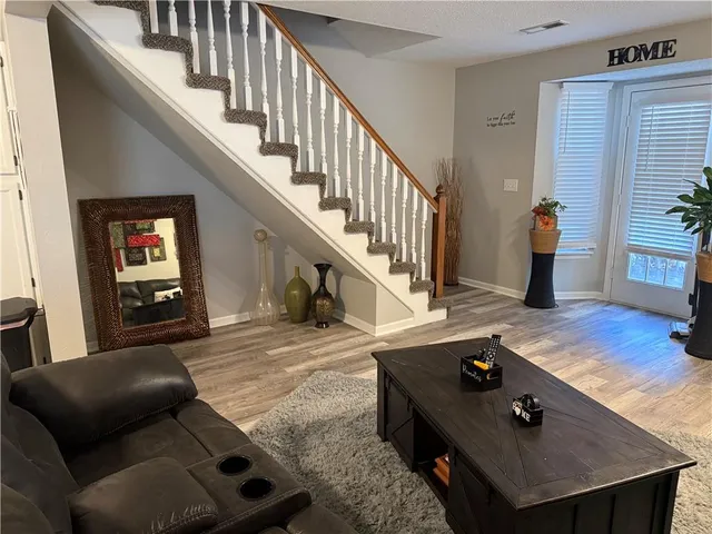 $205,000 | 1330 Northwest Jefferson Court, Blue Springs, MO 64015