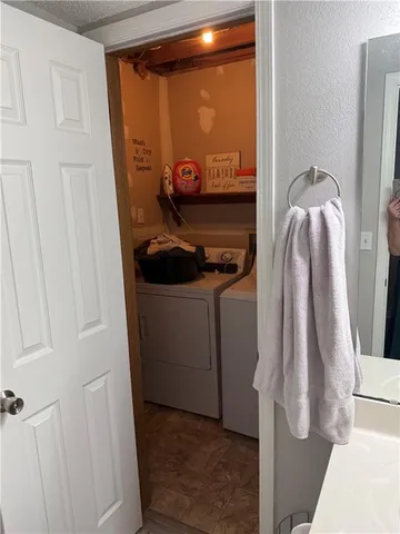 $205,000 | 1330 Northwest Jefferson Court, Blue Springs, MO 64015