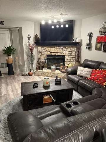 $205,000 | 1330 Northwest Jefferson Court, Blue Springs, MO 64015