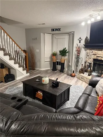 $205,000 | 1330 Northwest Jefferson Court, Blue Springs, MO 64015