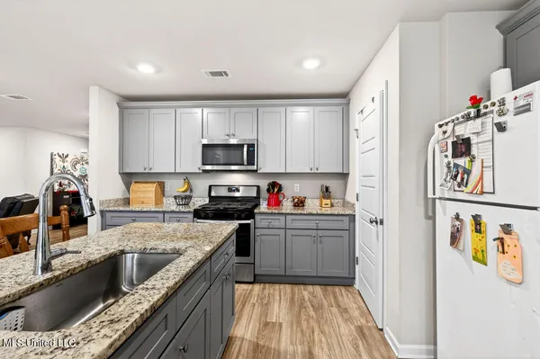 $2,250 | 1086 Enclave Circle, Long Beach, MS 39560