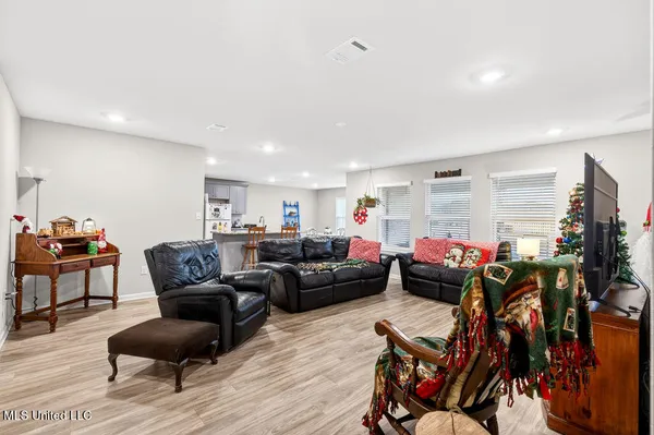 $2,250 | 1086 Enclave Circle, Long Beach, MS 39560