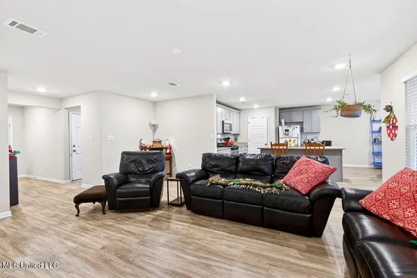 $2,250 | 1086 Enclave Circle, Long Beach, MS 39560