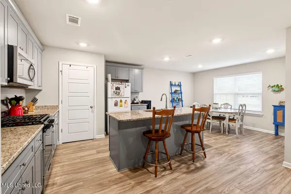 $2,250 | 1086 Enclave Circle, Long Beach, MS 39560