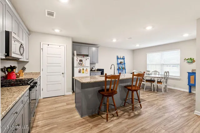 $2,350 | 1086 Enclave Circle, Long Beach, MS 39560