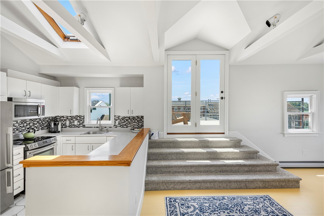 433 Thames Street, Unit E Newport, RI 02840 - Photo 7 of 49
