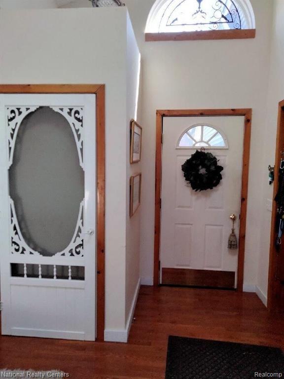 4757 Crescent Point Road Waterford, MI 48327 - Photo 2 of 13