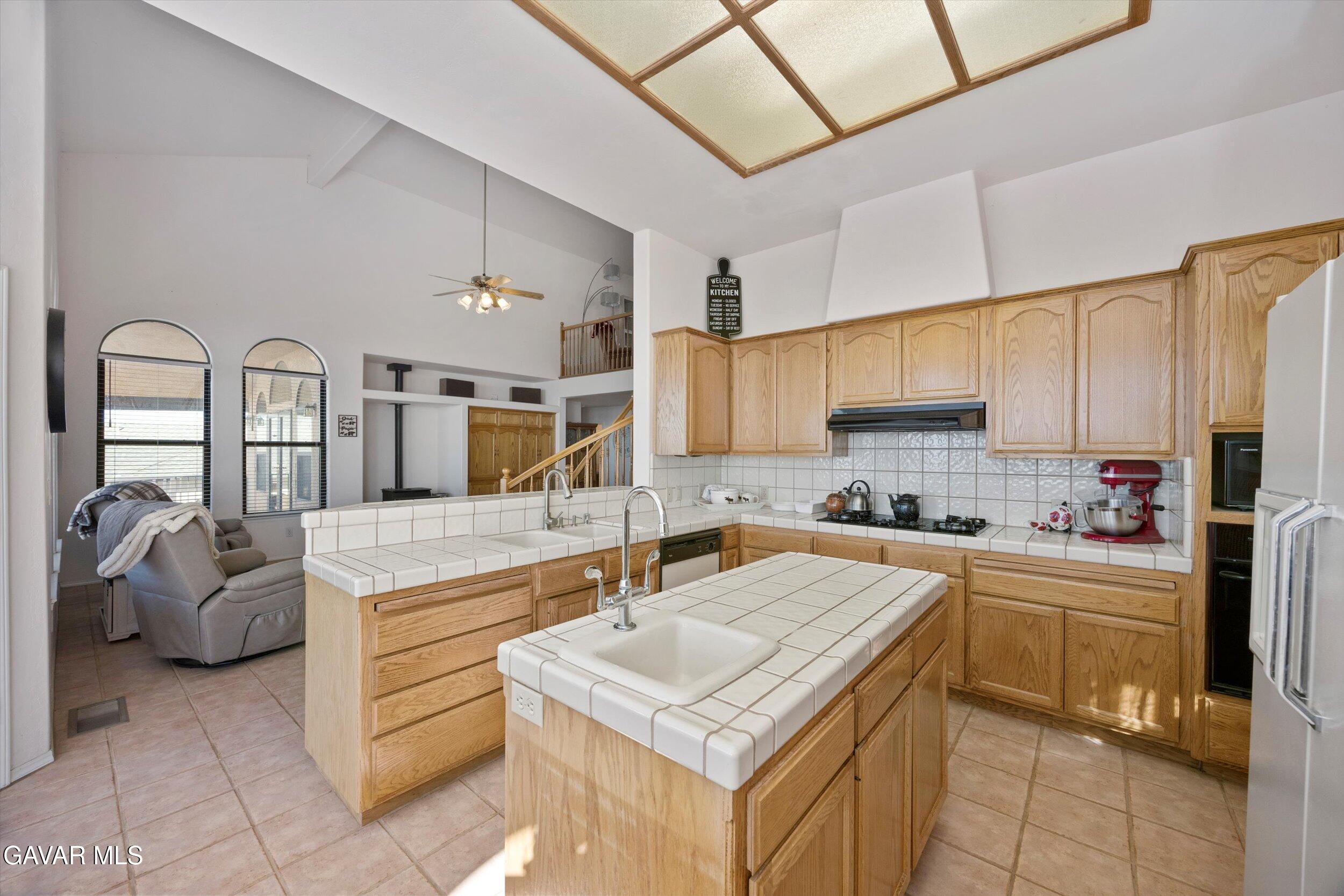 23901 El Rancho Drive Tehachapi, CA 93561 - Photo 13 of 34 12-Illuminate Photography - 23901 El Ran