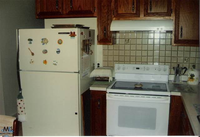 29270 Hoover Road Warren, MI 48093 - Photo 3 of 6 31118132-2.JPG