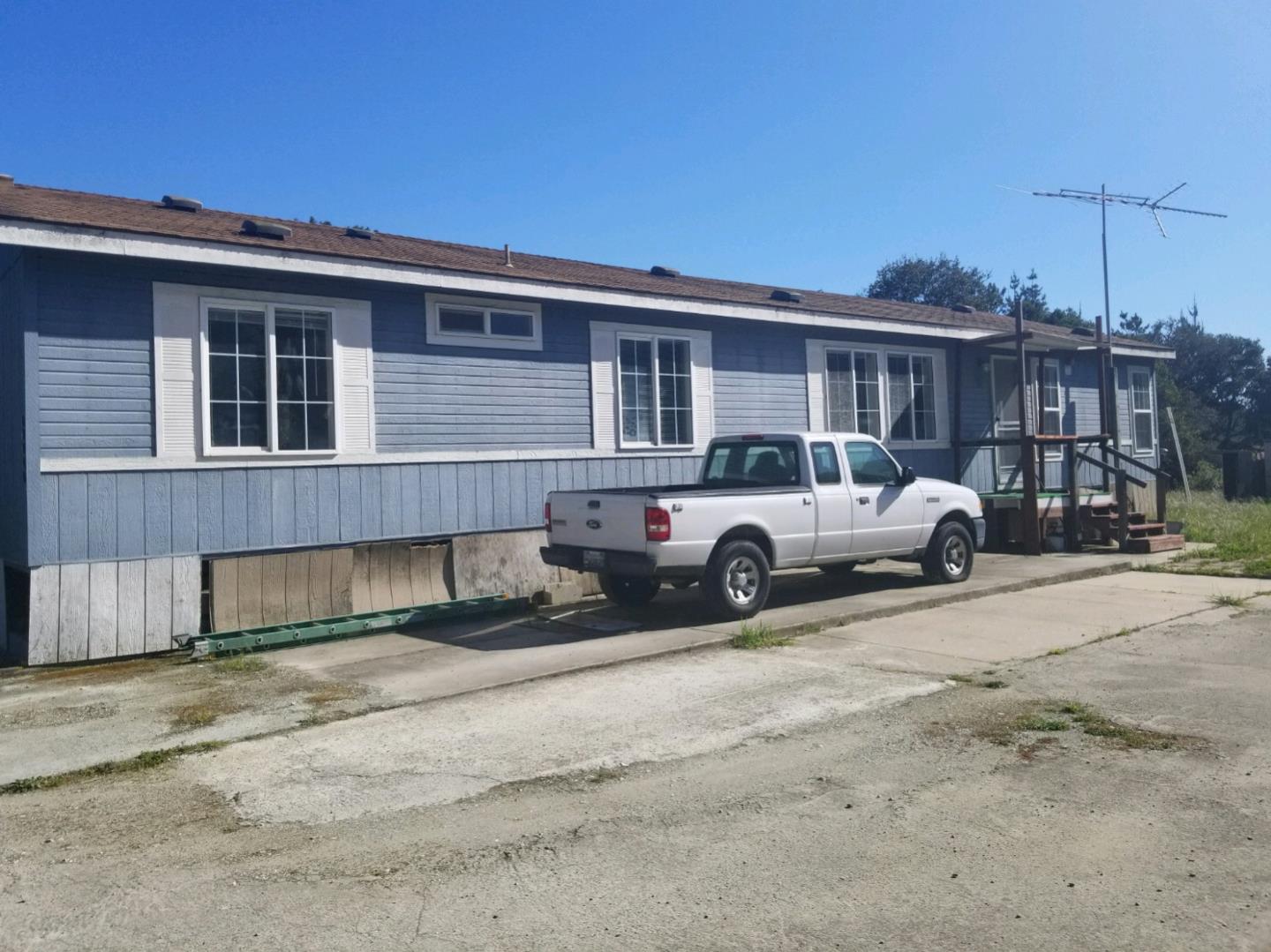 18411 Moro Road Salinas, CA 93907 - Photo 1 of 12 Gallery Image 1