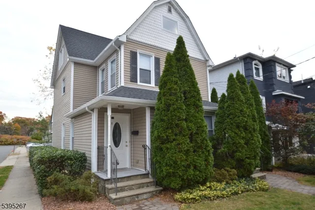 $3,000 | 139 Forest Street, Unit 1, Montclair, NJ 07042