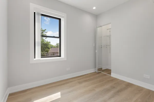 $2,031 | 1550 West Juneway Terrace, Unit 1C, Chicago, IL 60626