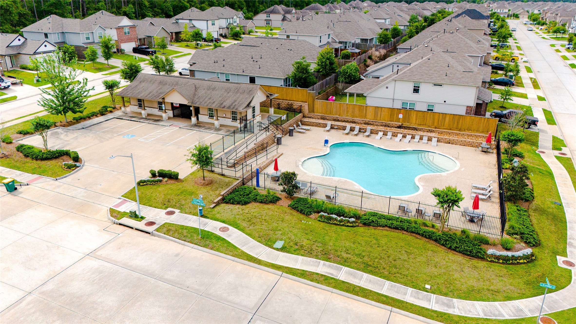 2835 Autumn Mist Lane Conroe, TX 77304 - Photo 34 of 36 Community Pool