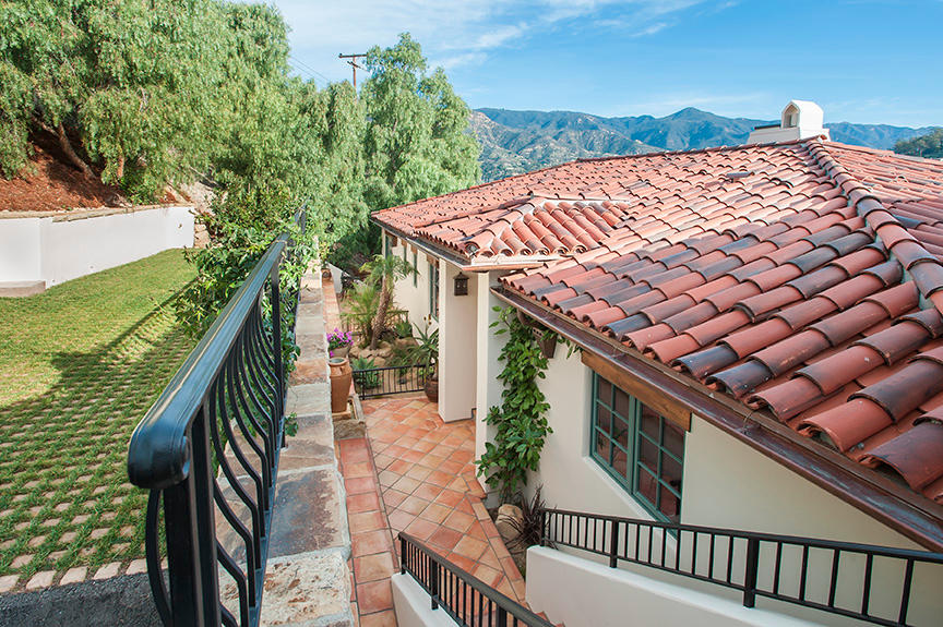 20 Alisal Road Santa Barbara, CA 93103 - Photo 3 of 32 a view of a roof deck with wooden floor and fence