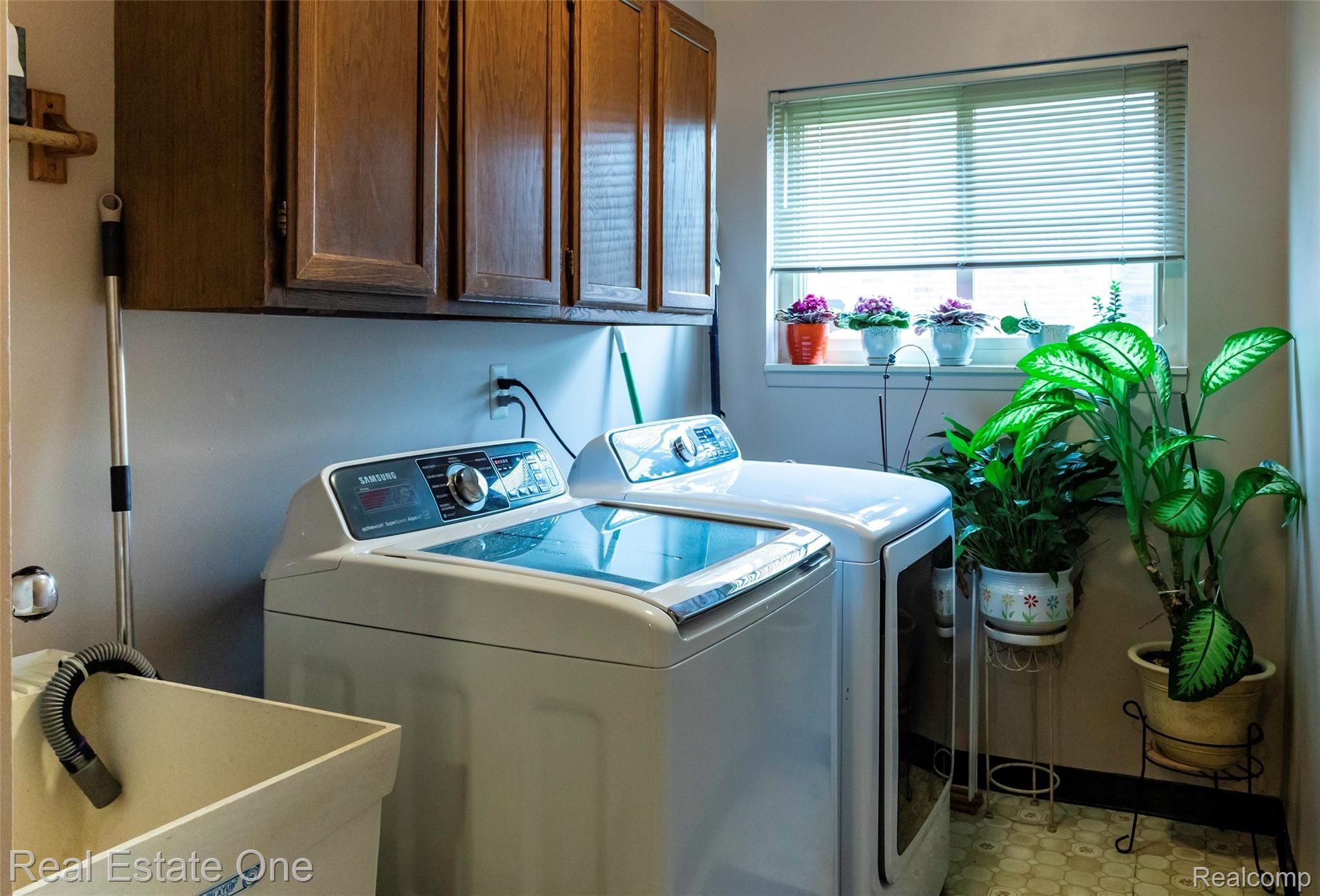 761 Lion Street Rochester, MI 48307 - Photo 20 of 23 Laundry Room - 2.jpg