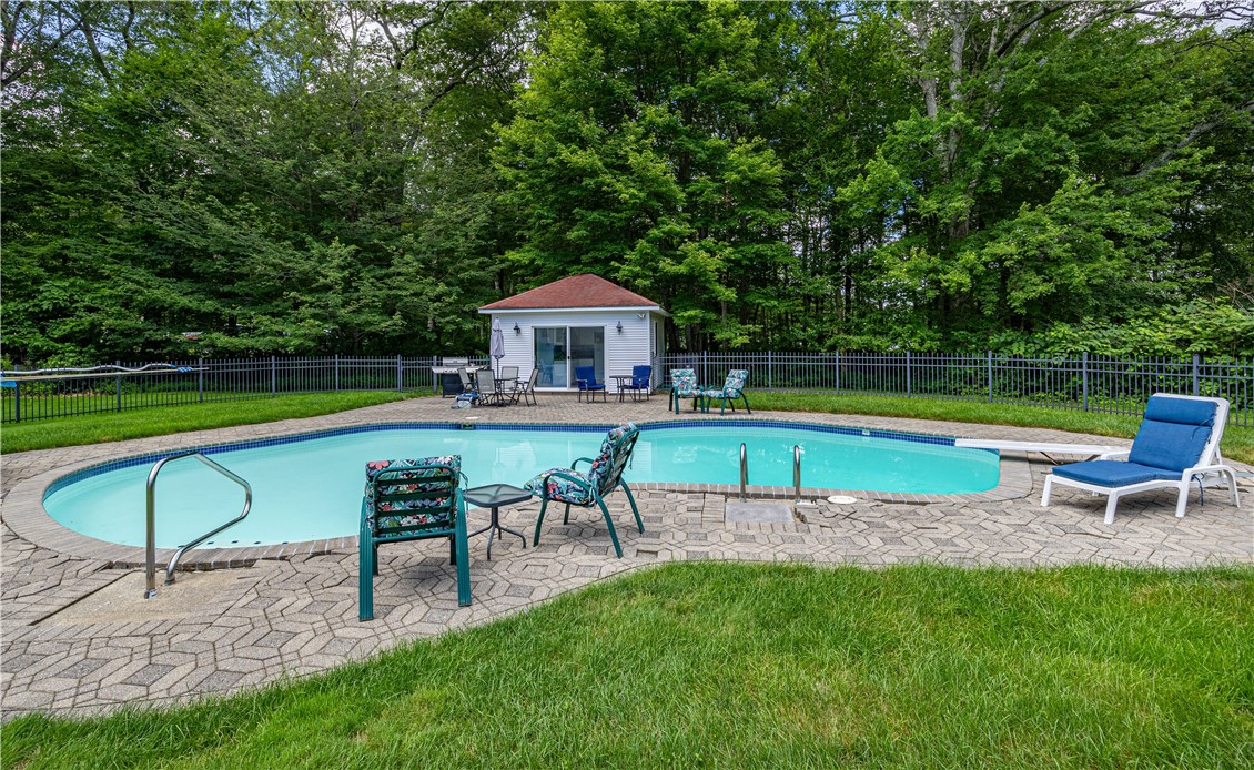 109 Gentry Way Scituate, RI 02857 - Photo 11 of 41