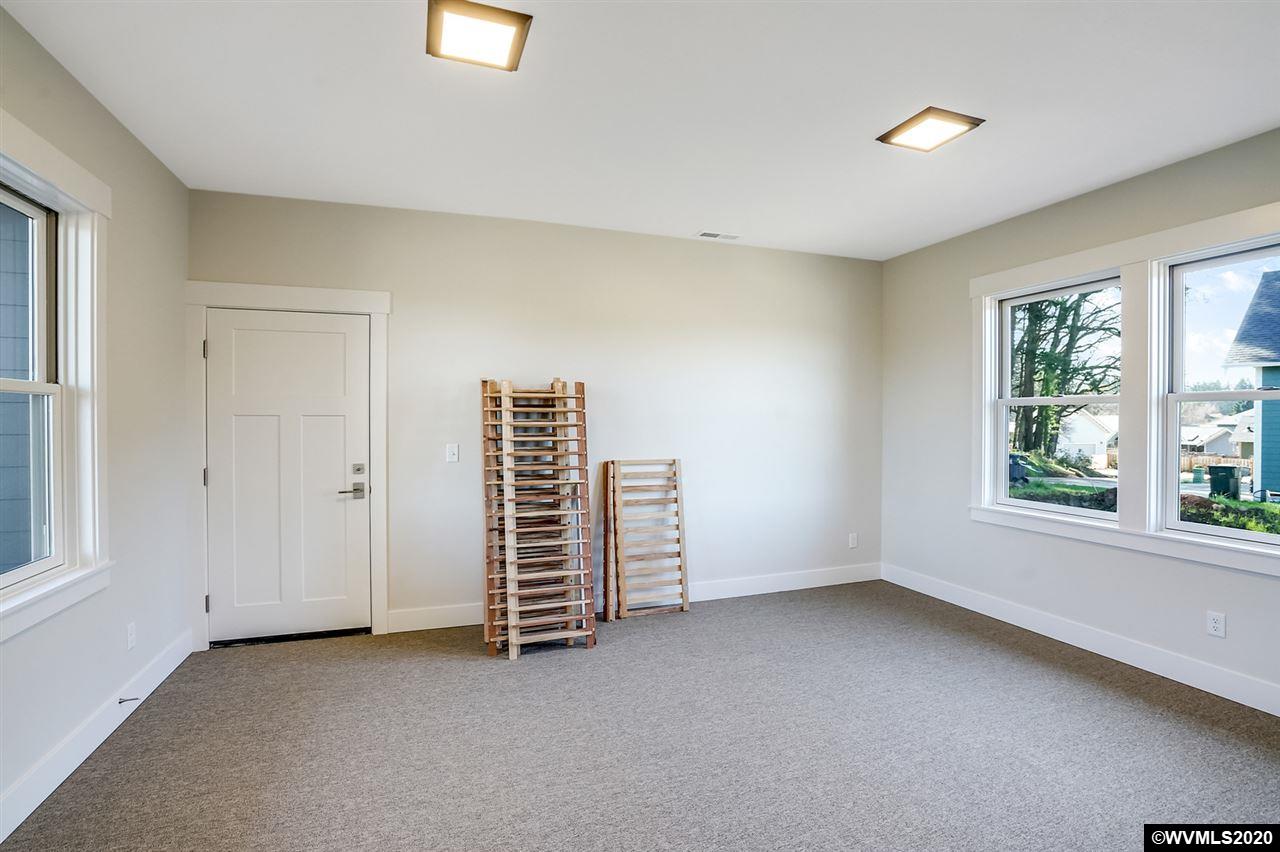 1534 Strong Road Southeast Salem, OR 97302 - Photo 28 of 35 Gallery Image 28