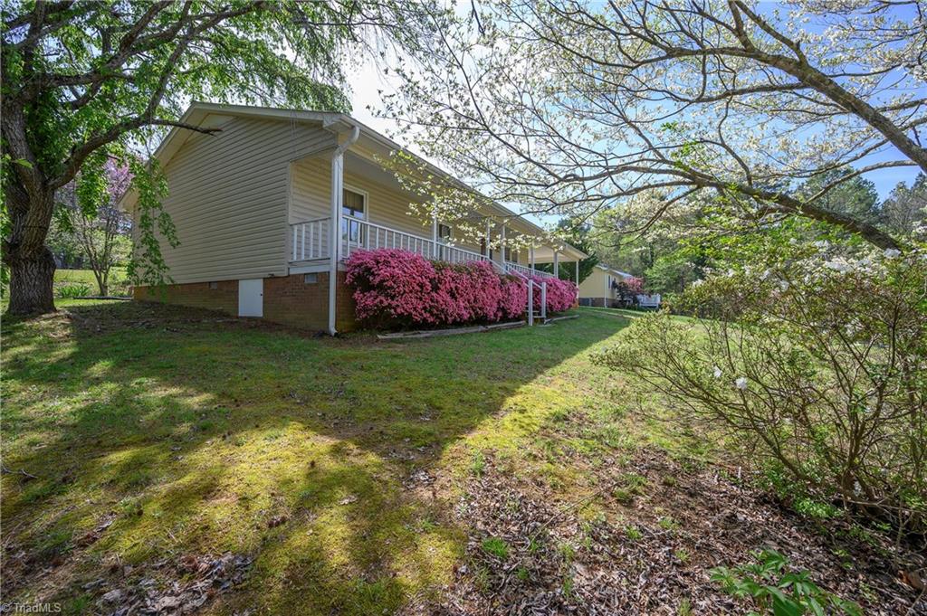4340 Stone Ridge Drive Trinity, NC 27370 - Photo 3 of 29