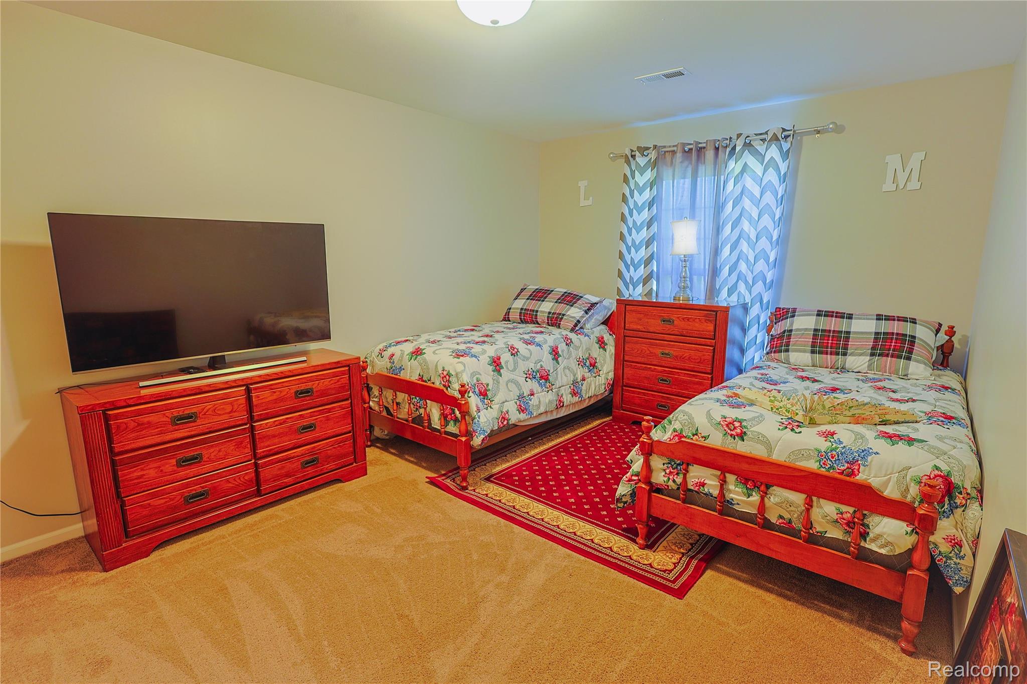 3581 Oakmonte Boulevard Rochester, MI 48306 - Photo 7 of 34
