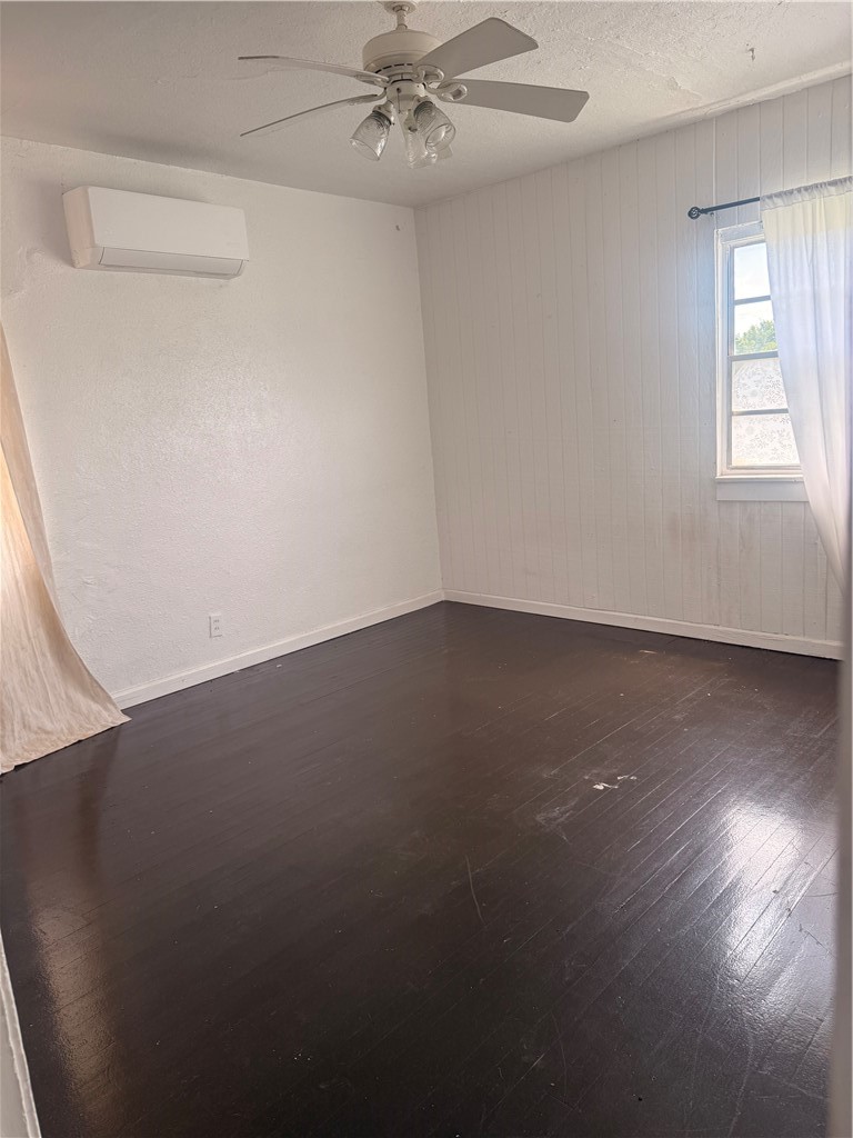 2107 16th Street, Unit 2 Corpus Christi, TX 78404 - Photo 4 of 7