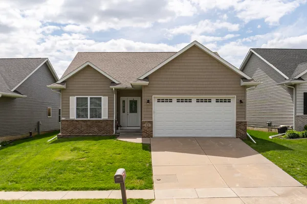 $355,000 | 1807 West 75th Place, Davenport, IA 52806