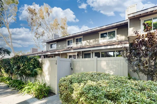 $687,000 | 3110 East Palm Drive, Unit 14, Fullerton, CA 92831