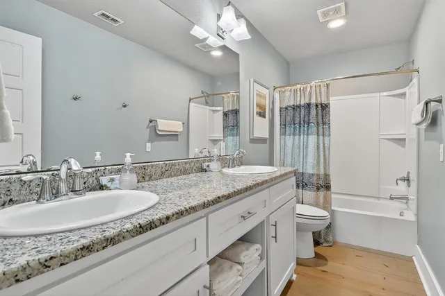 a view of livingroom with furniture and window