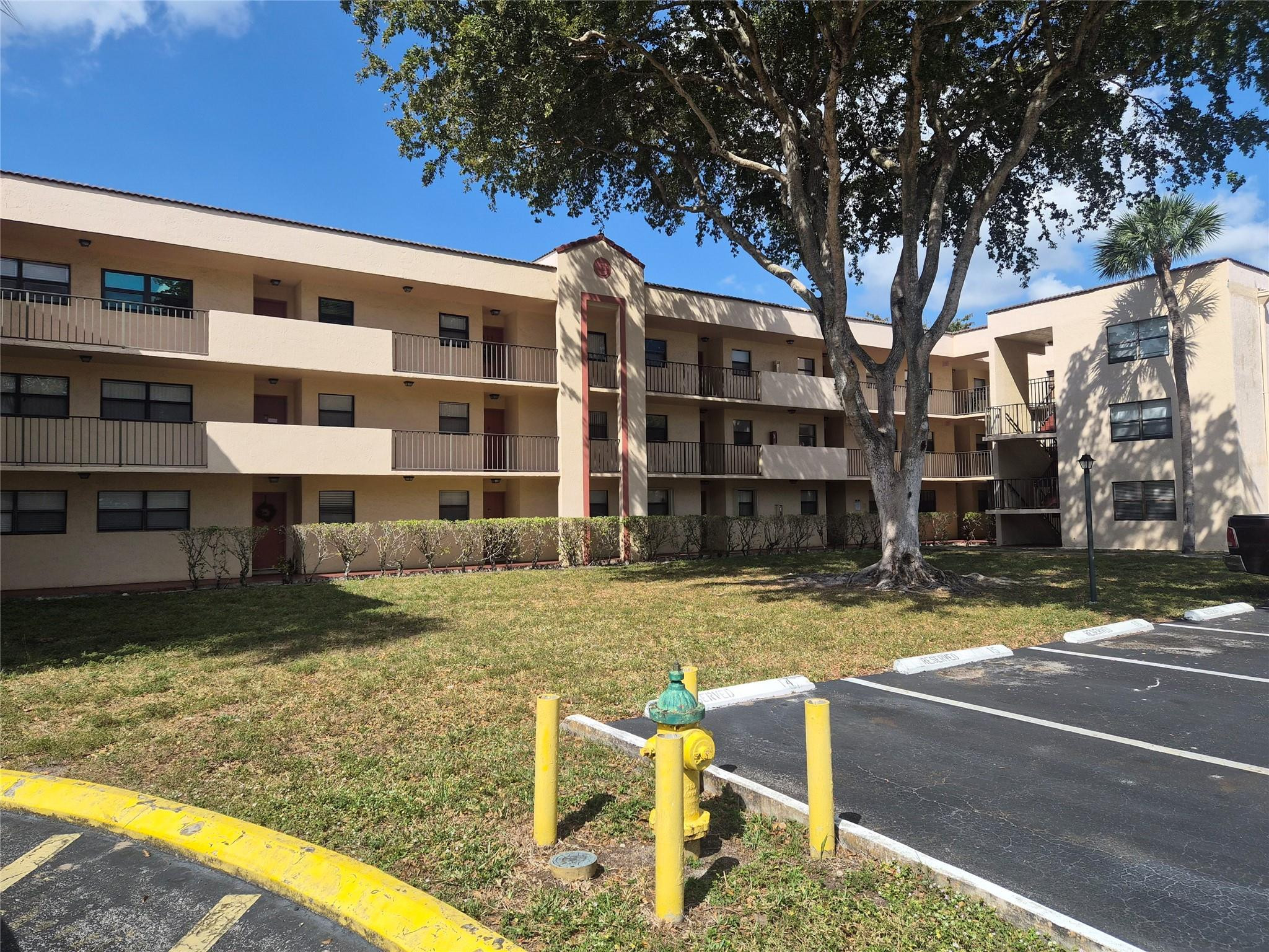 3252 Foxcroft Road, Unit 113 Miramar, FL 33025 - Photo 2 of 23 Photo 2