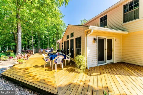 $965,000 | 7752 Gamid Drive, Springfield, VA 22153